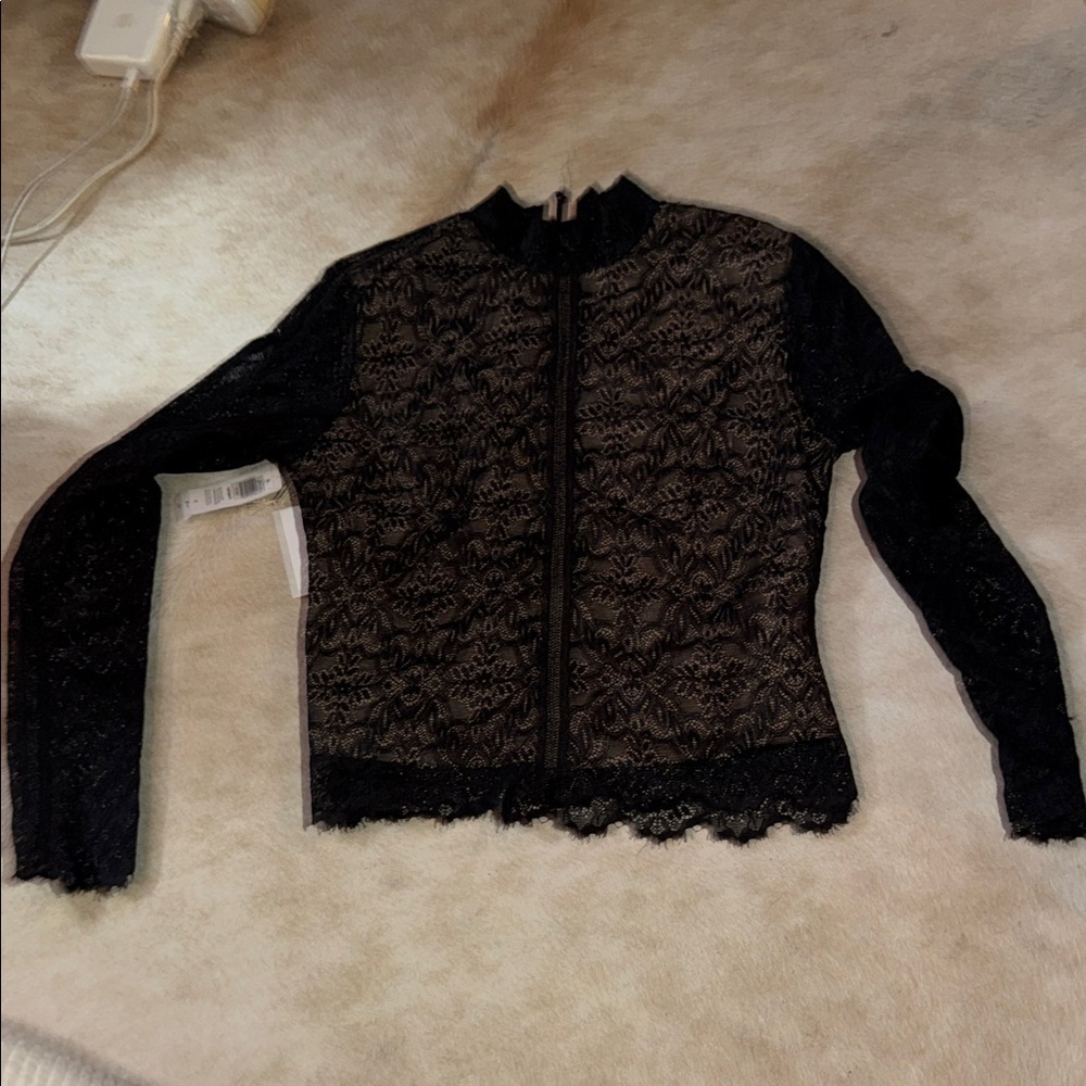 Wilfred Black Lace Long Sleeve Top NWT size Medium Anthropologie - Picture 3 of 7